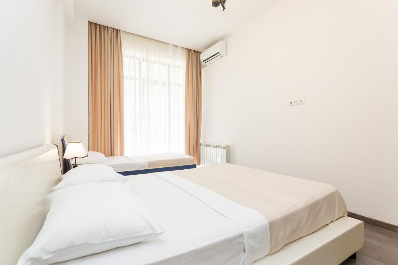 Two Bedroom Apartment In The City Center Tbilisi Exterior photo