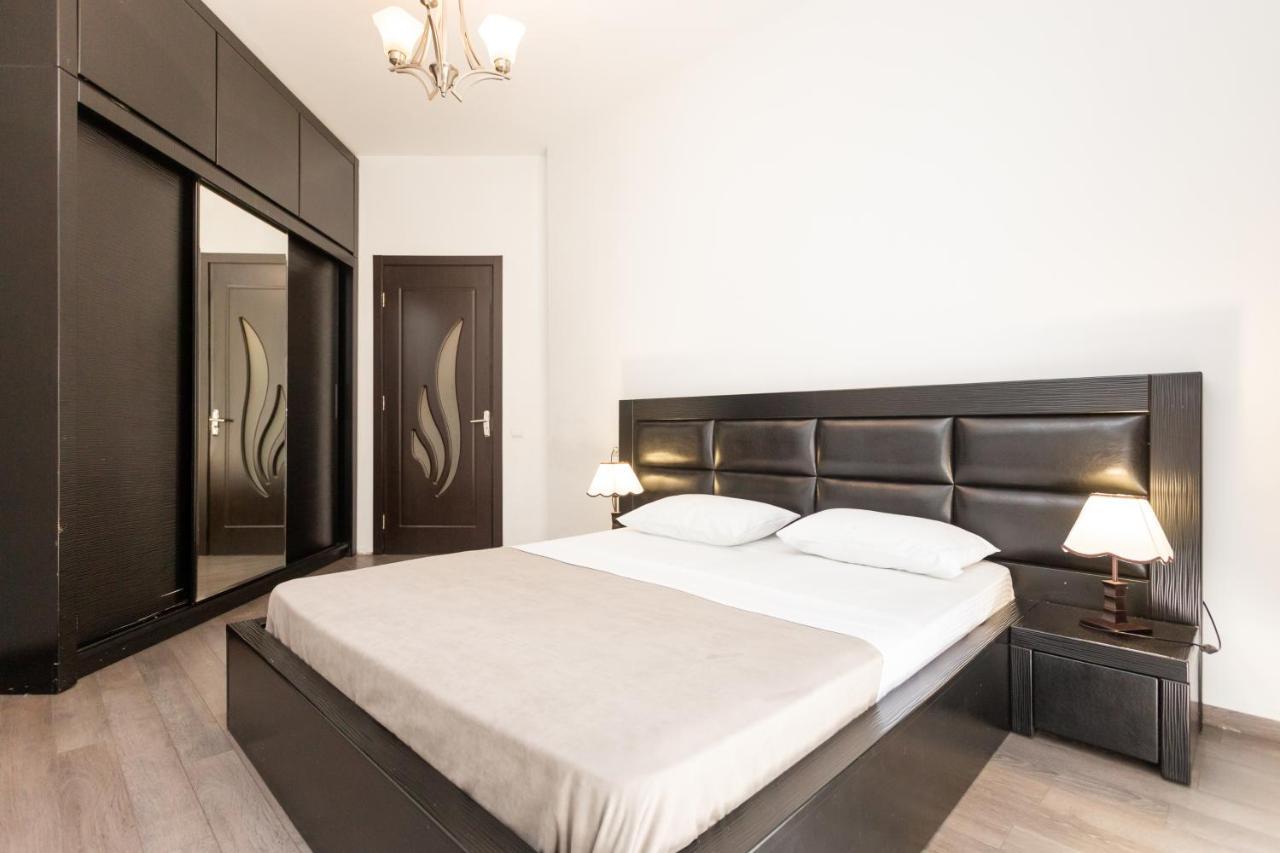 Two Bedroom Apartment In The City Center Tbilisi Exterior photo