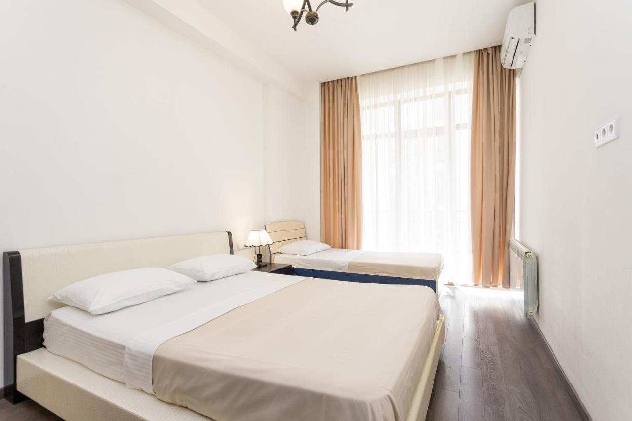 Two Bedroom Apartment In The City Center Tbilisi Exterior photo